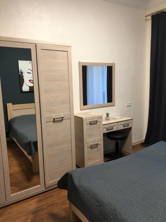Freddies Apartment Kiev Luaran gambar