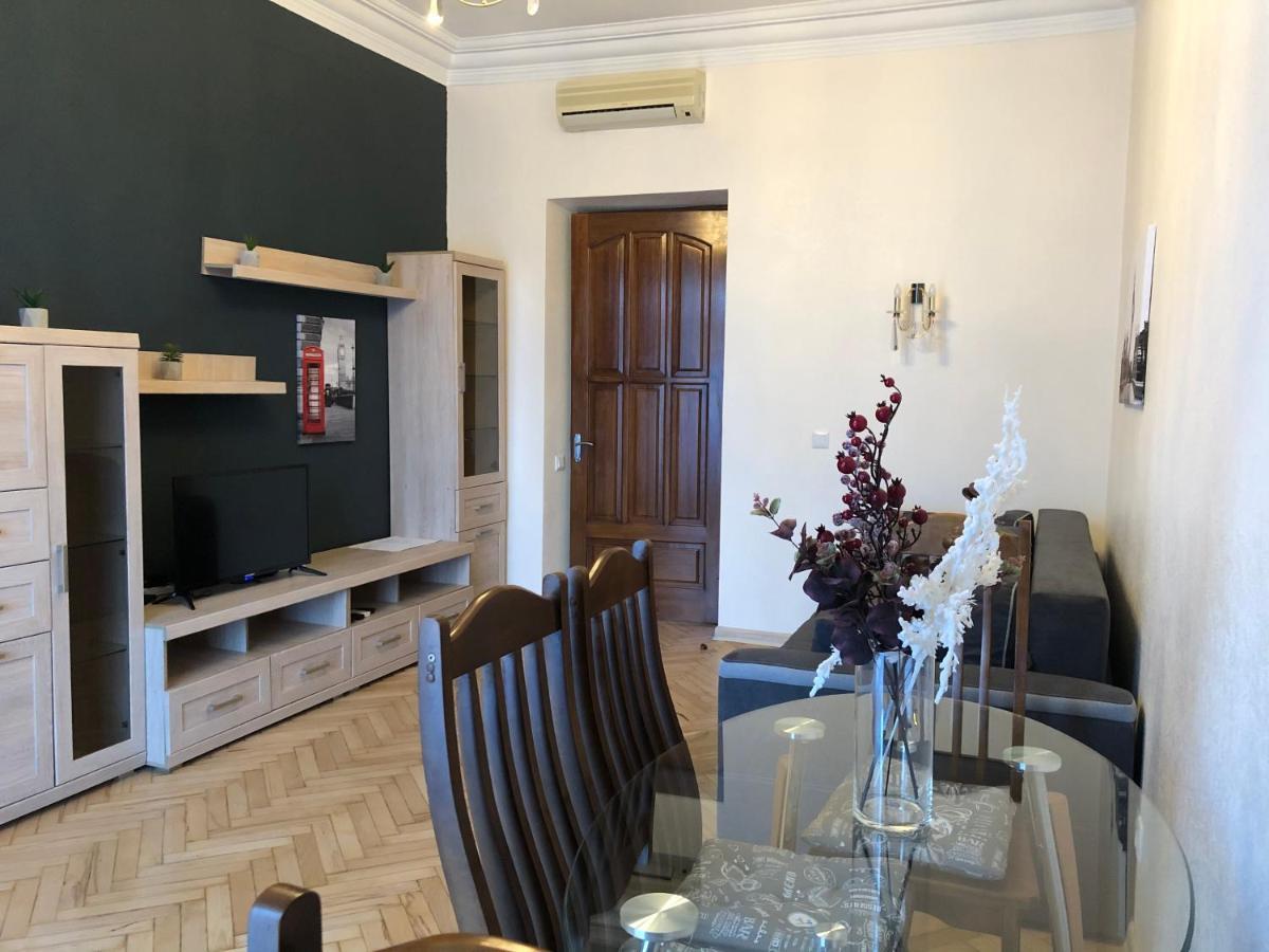 Freddies Apartment Kiev Luaran gambar