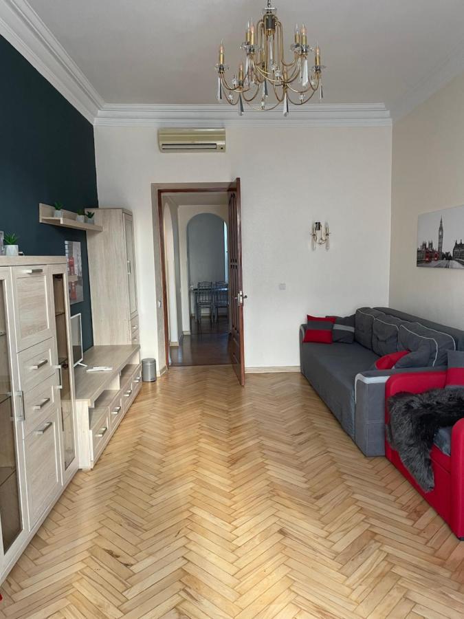 Freddies Apartment Kiev Luaran gambar